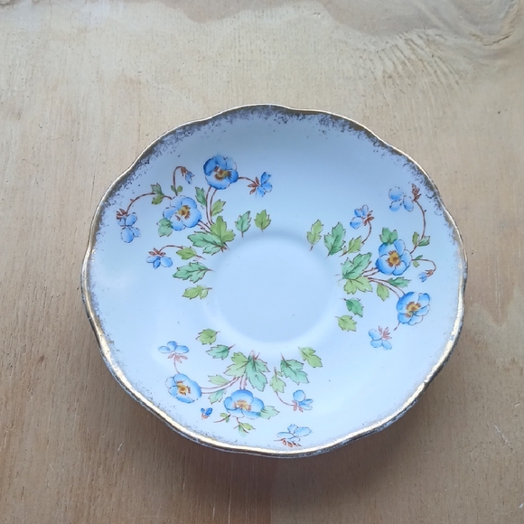 ROYAL ALBERT White China with Blue Floral Accents - Picture 3 of 7